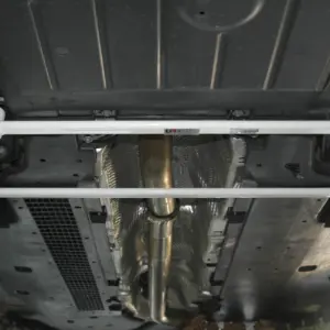 Refuerzo inferior delantero de chasis en 4 puntos - Renault Clio RS MK4 (Ultra Racing)