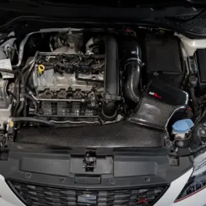 Admisión HFI Carbon HF-Series montada en motor VAG 1.4 TSI EA211